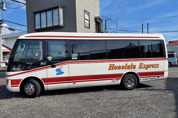 ホノルル急行 バス会社 観光バス バス画像１